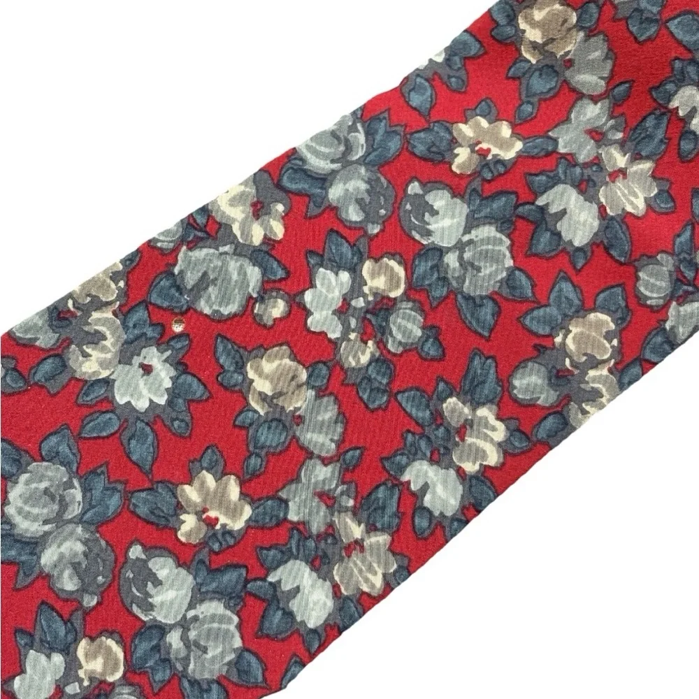 Silk Floral Men's Tie in Red and‎ Blue Cottagecore
